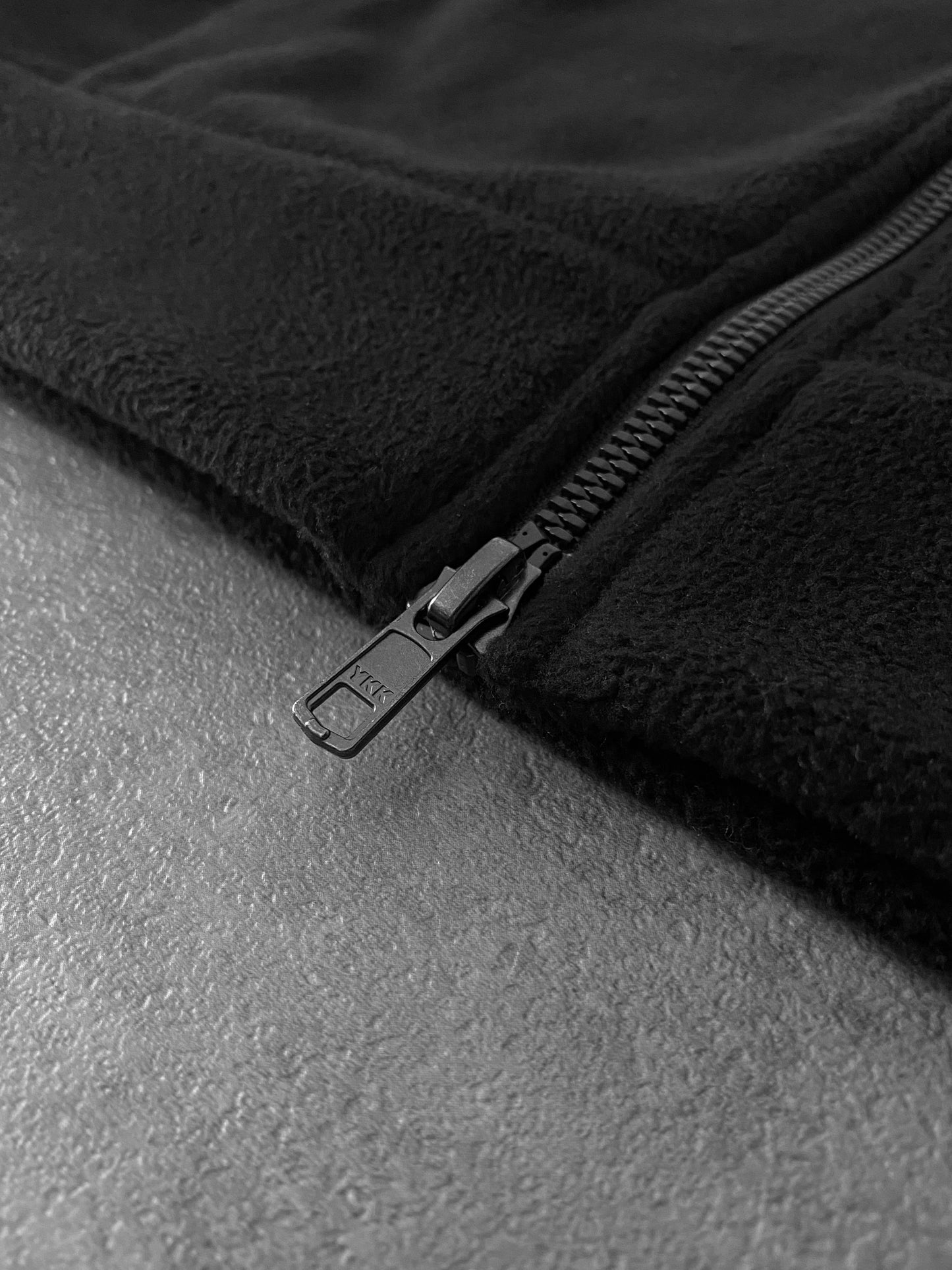 【SIRCR】ボリュームマイクロフリースフルジップパーカー